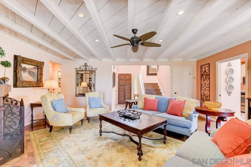 Photo of Livingroom in La Jolla Shores