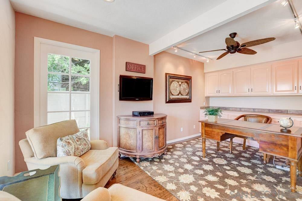 Photo of Livingroom in La Jolla Shores