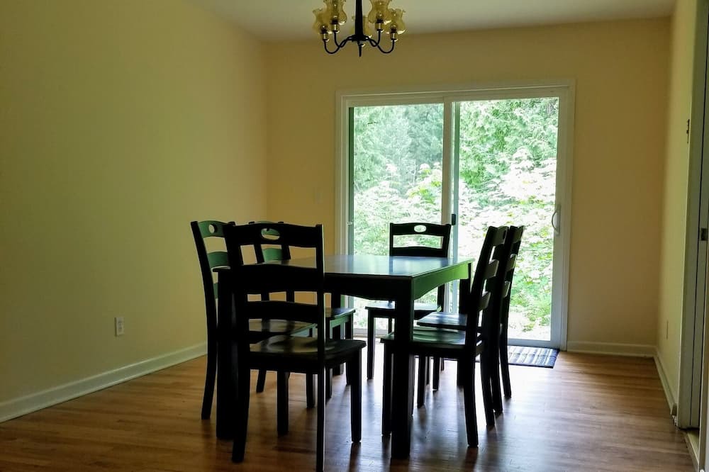 Photo of Bedroom in Carson