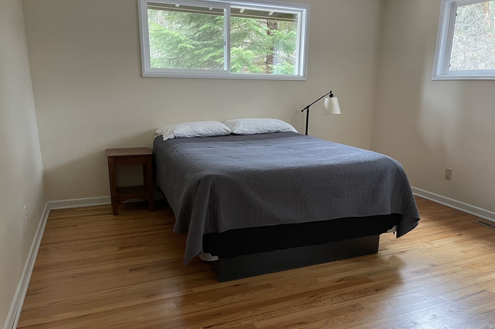 Photo of Bedroom in Carson