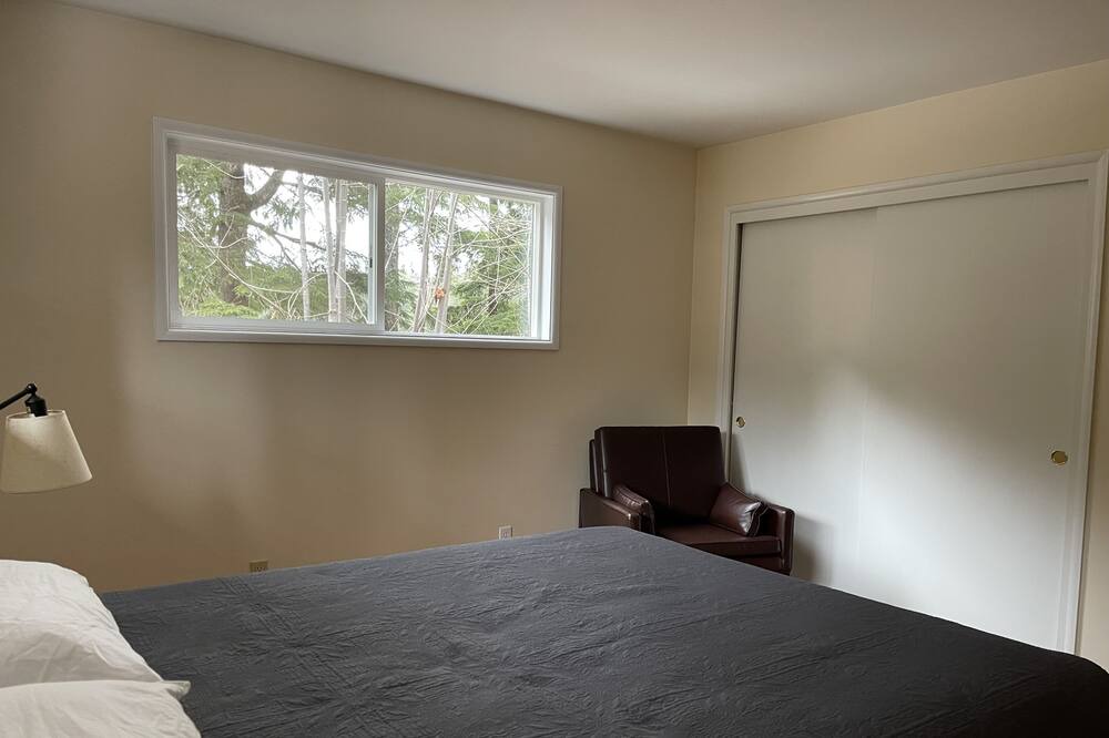 Photo of Bedroom in Carson