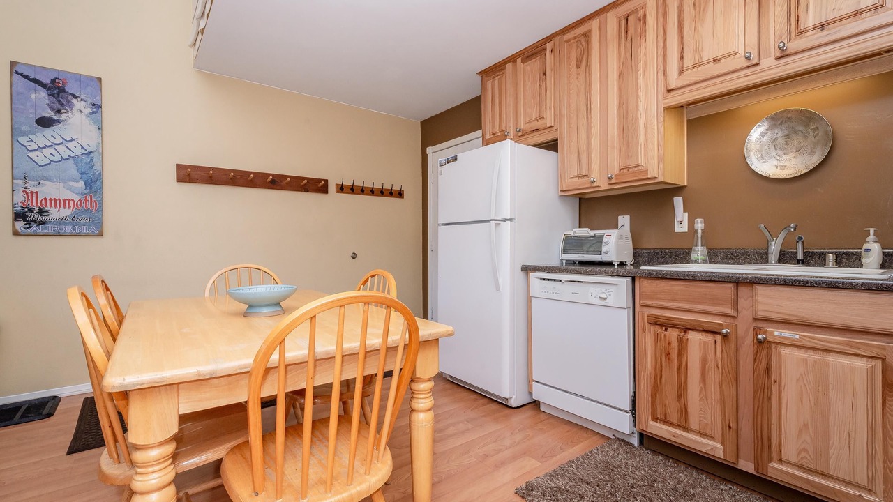 Photo of Kitchen in Mammoth Lakes