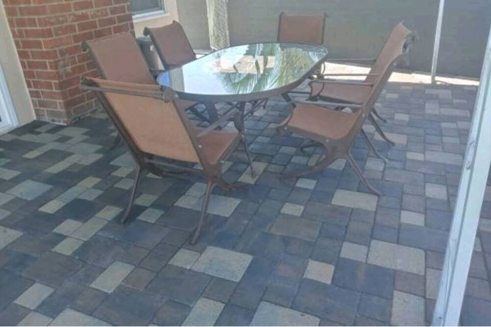 Photo of Patio Balcony in Allied Gardens