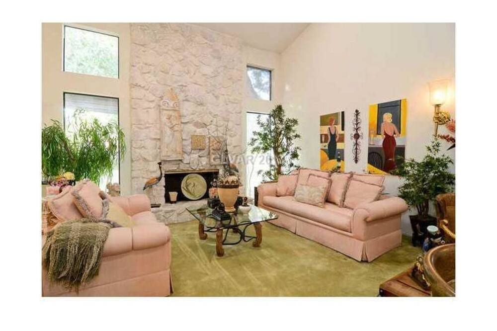 Photo of Livingroom in Rancho Oakey
