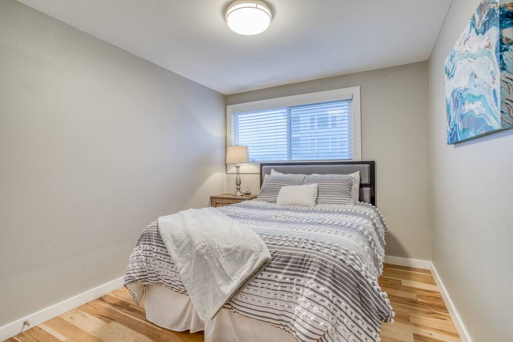 Photo of Bedroom in Rockaway Beach