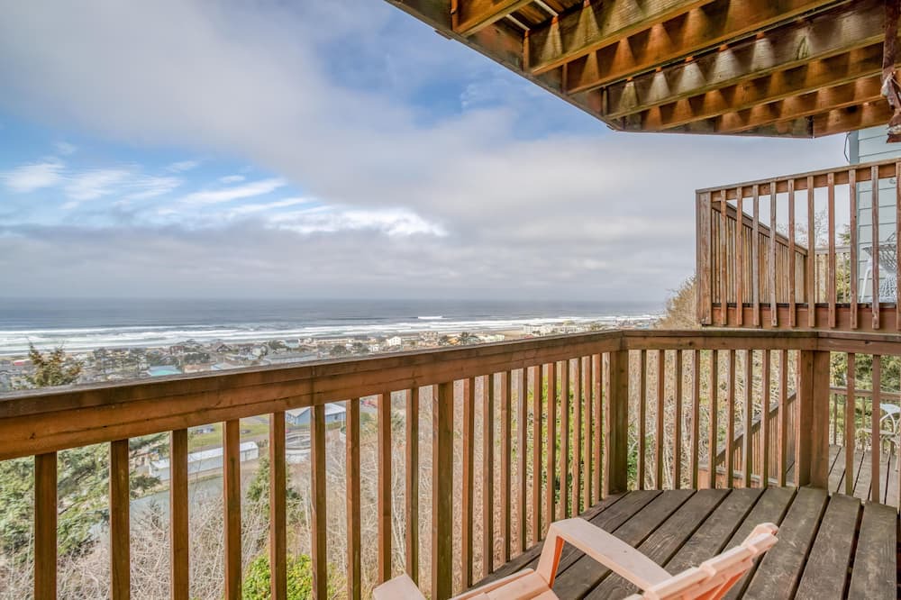 Photo of Patio Balcony in Rockaway Beach