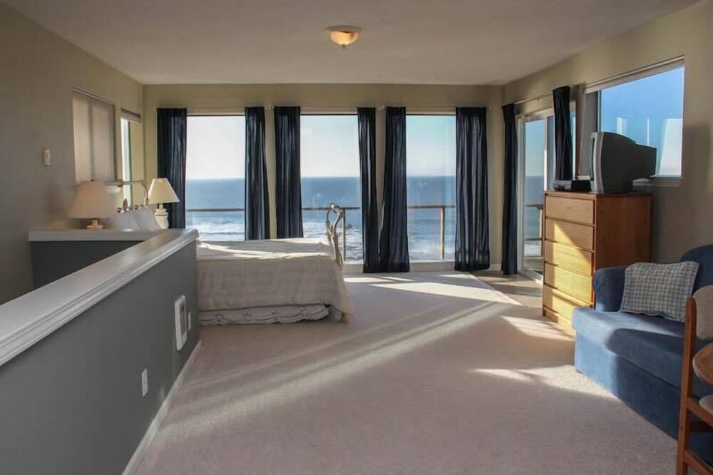 Photo of Bedroom in Nelscott