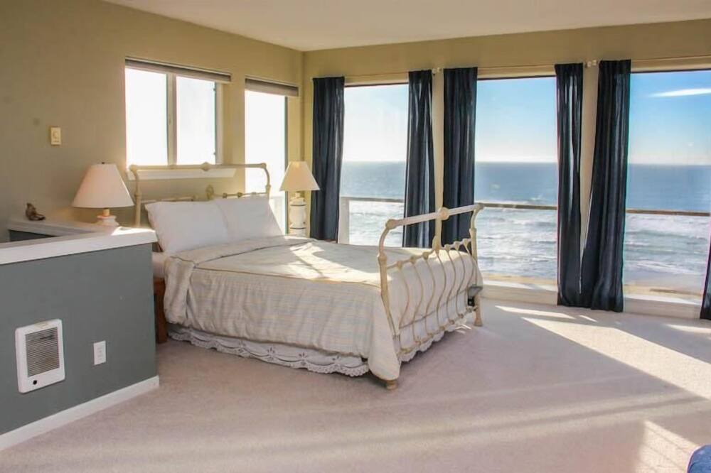 Photo of Bedroom in Nelscott