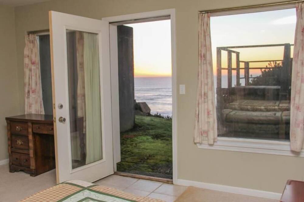 Photo of Bedroom in Nelscott