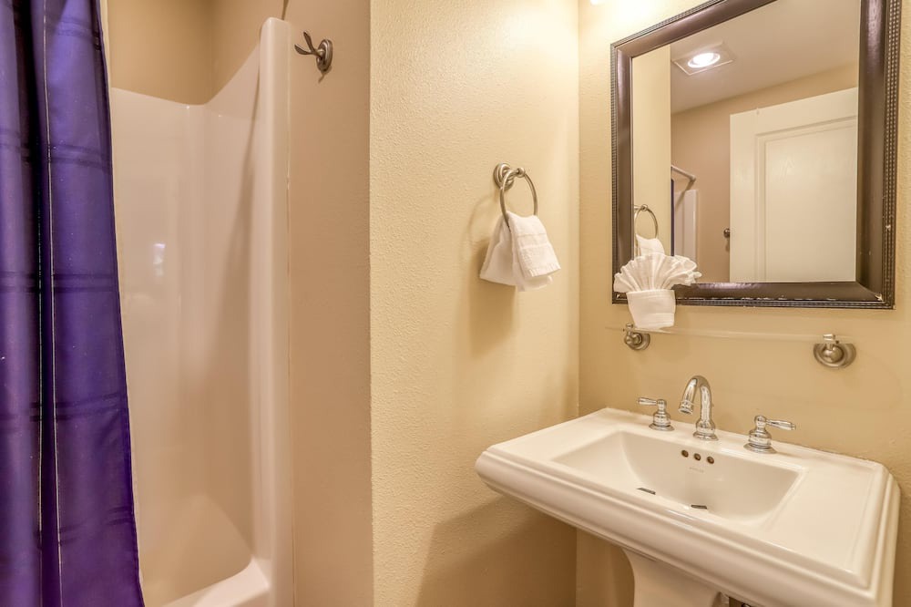 Photo of Bathroom in Lincoln Beach