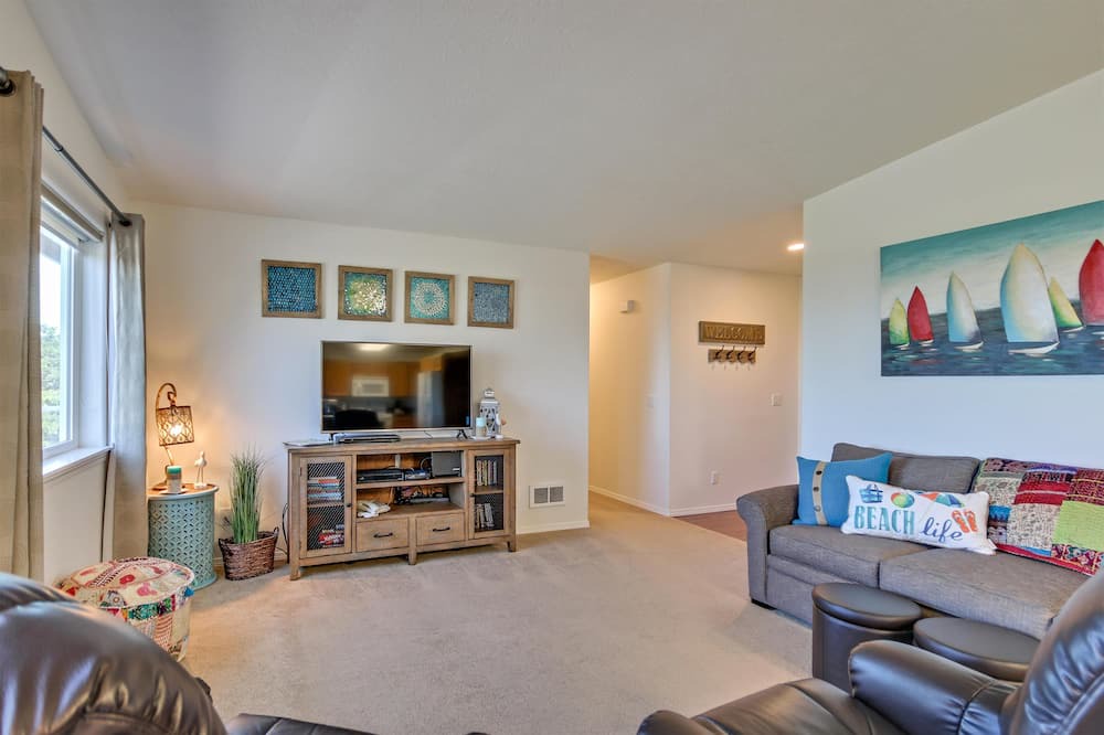 Photo of Livingroom in Bayshore