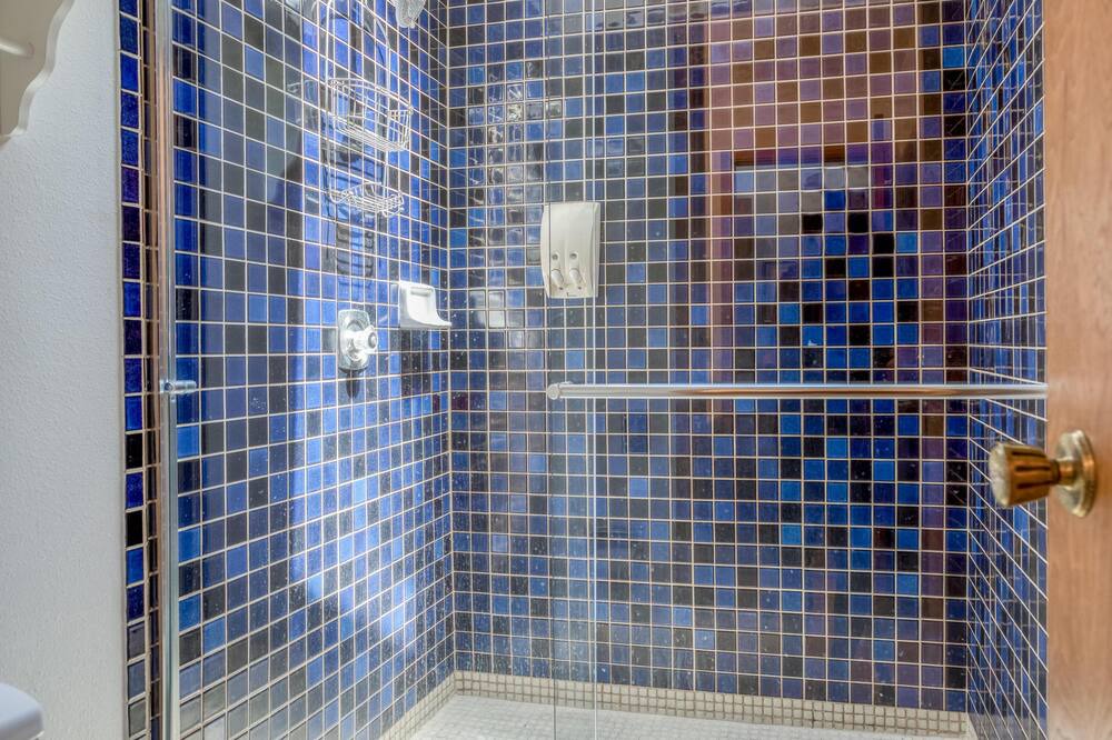 Photo of Bathroom in Otter Rock
