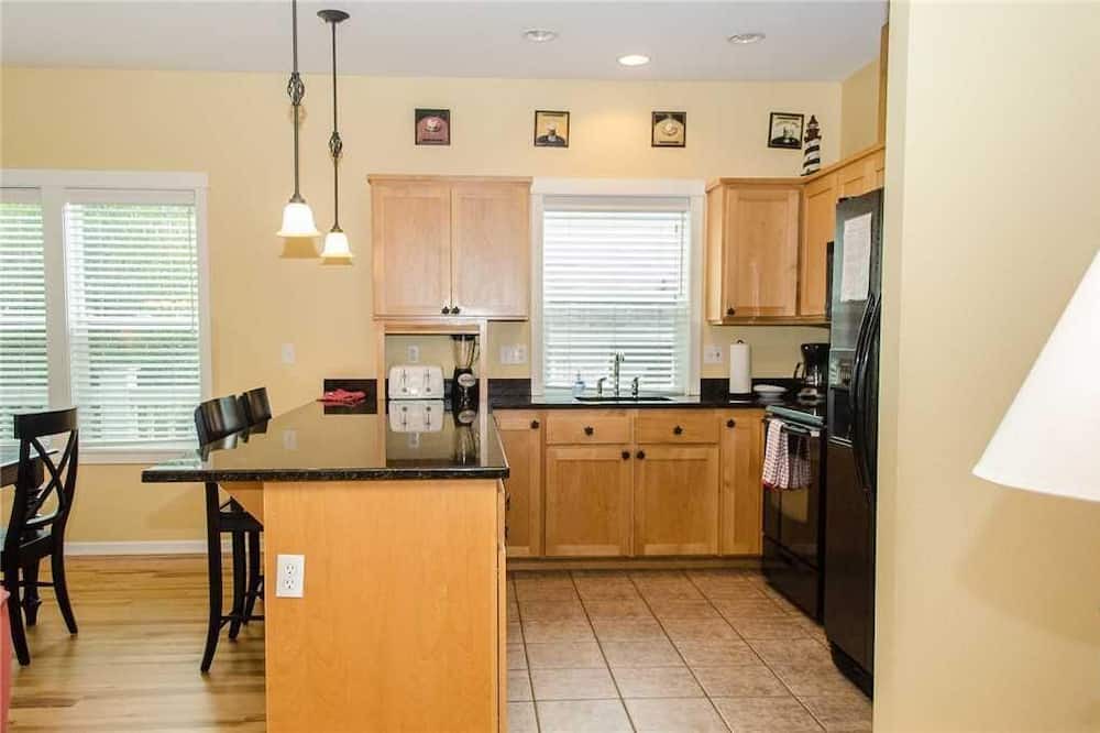 Photo of Kitchen in Lincoln Beach