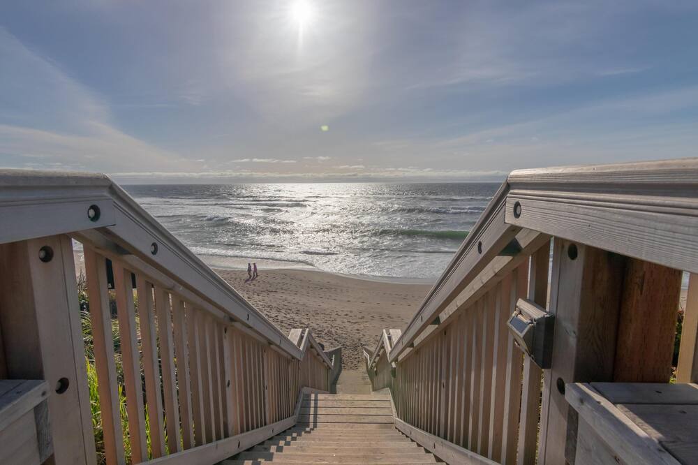 Photo of Others in Lincoln Beach