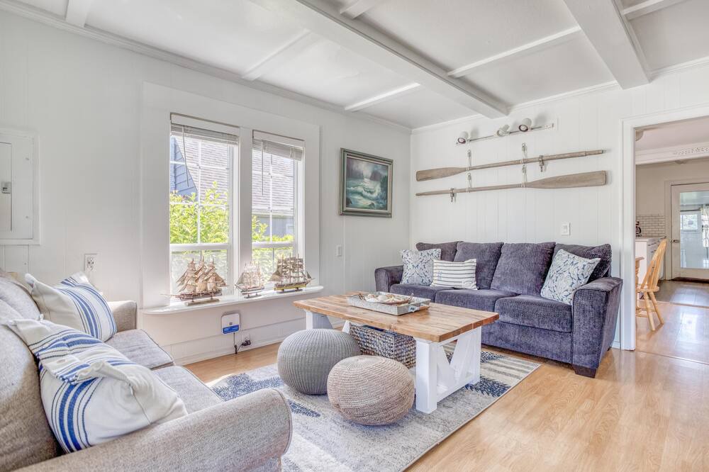 Photo of Livingroom in Gleneden Beach