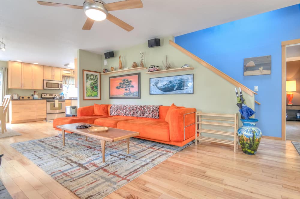 Photo of Livingroom in Kiwanda Shores
