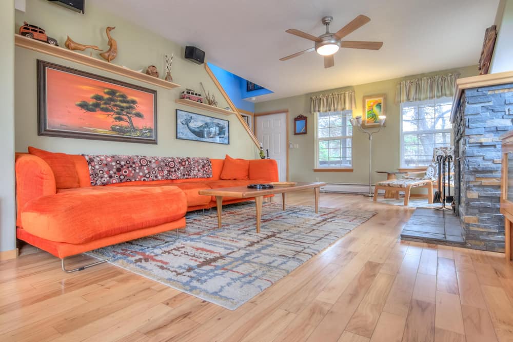 Photo of Livingroom in Kiwanda Shores