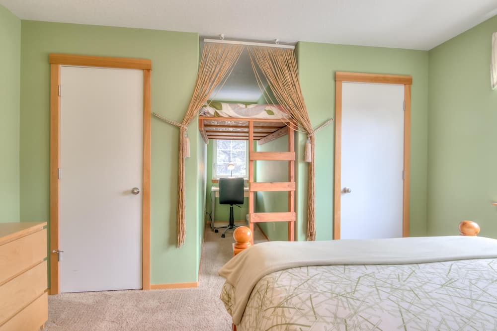 Photo of Bedroom in Kiwanda Shores