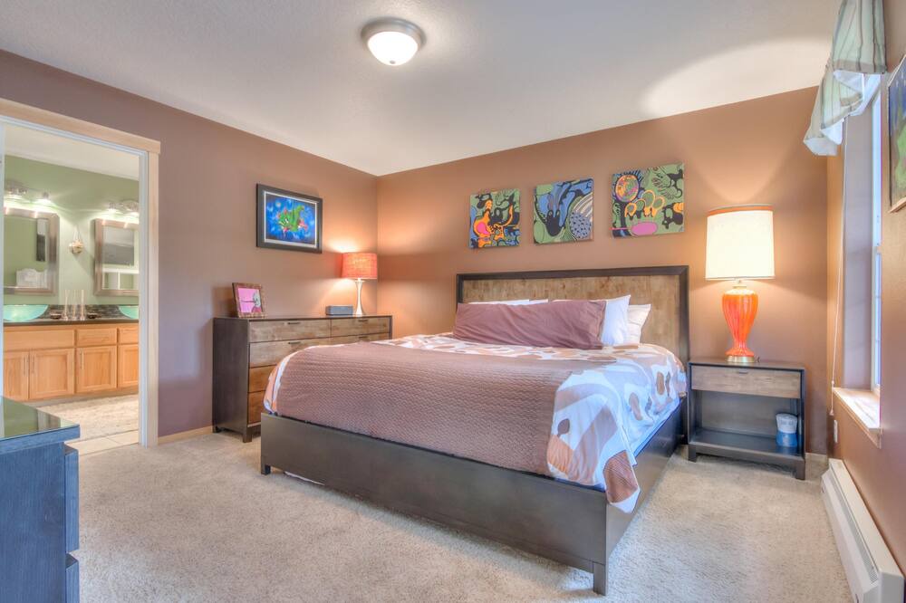 Photo of Bedroom in Kiwanda Shores