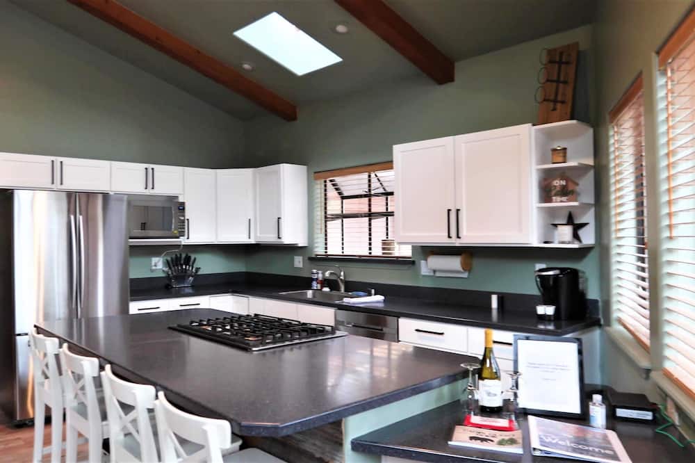 Photo of Kitchen in Munds Park