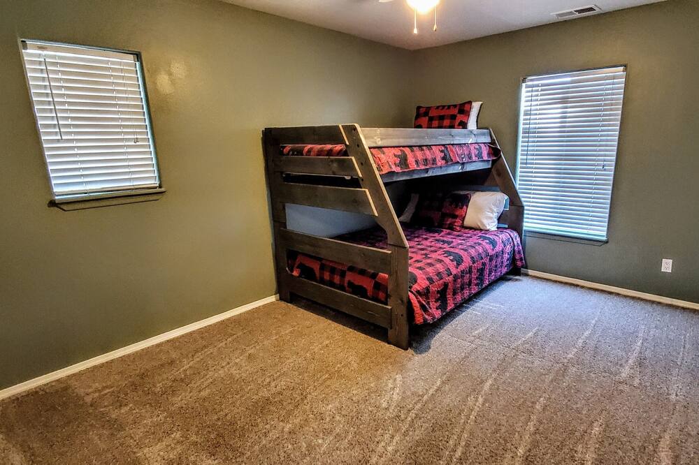 Photo of Bedroom in Munds Park