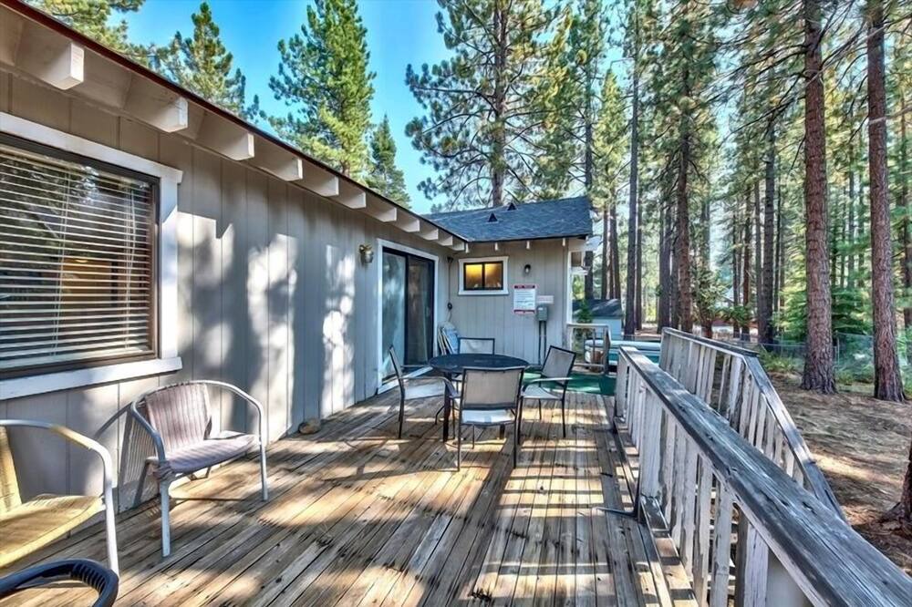 Photo of Outdoor in Montgomery Estates