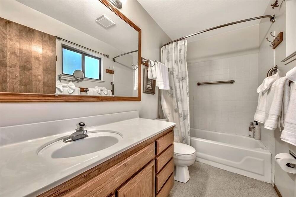 Photo of Bathroom in Montgomery Estates