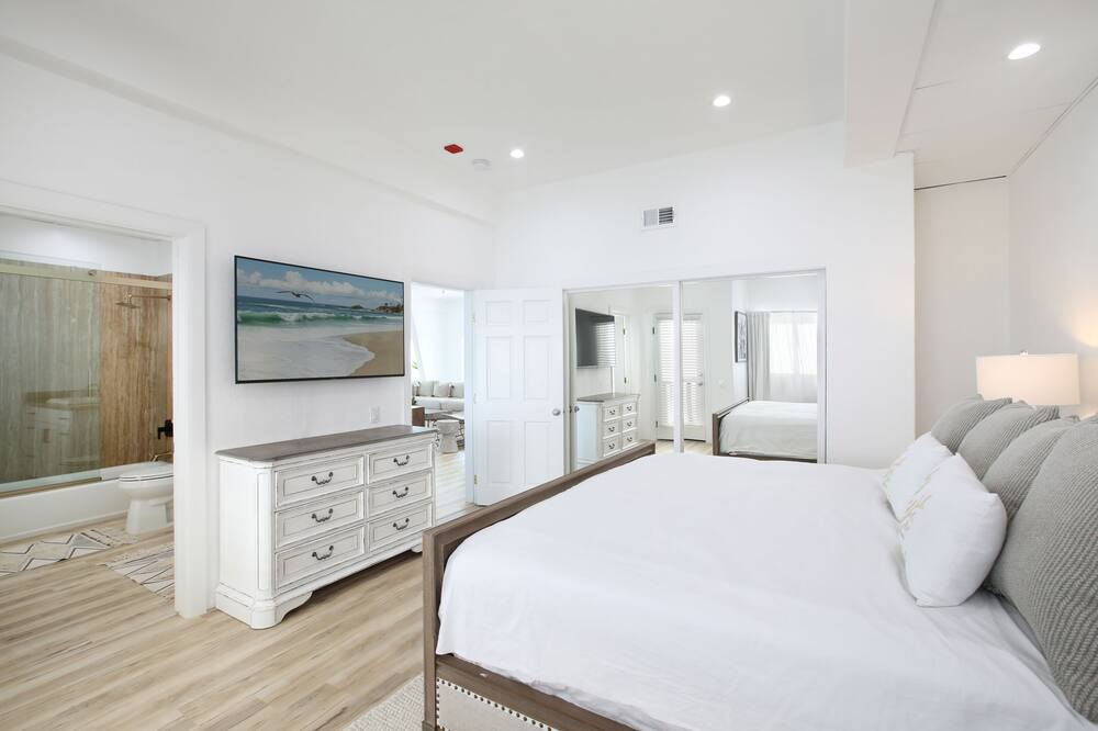 Photo of Bedroom in Eastern Malibu
