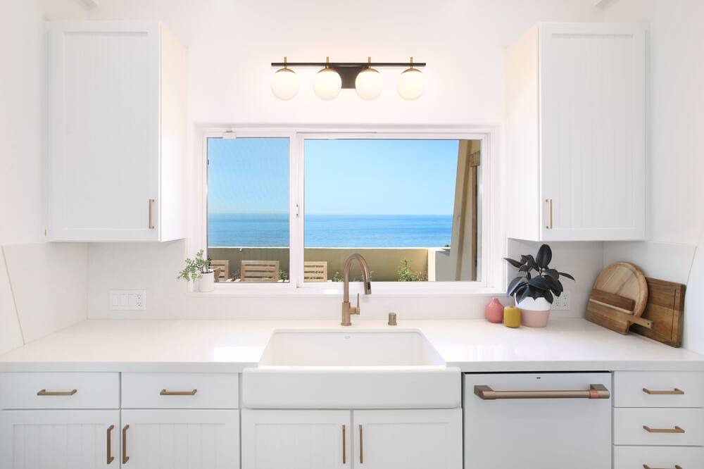 Photo of Kitchen in Eastern Malibu