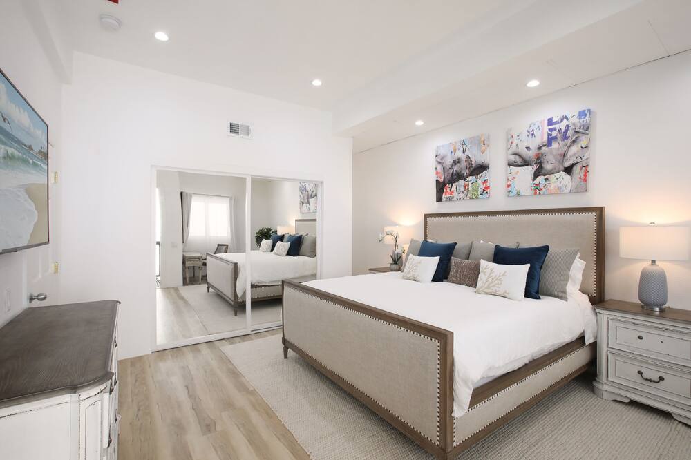 Photo of Bedroom in Eastern Malibu