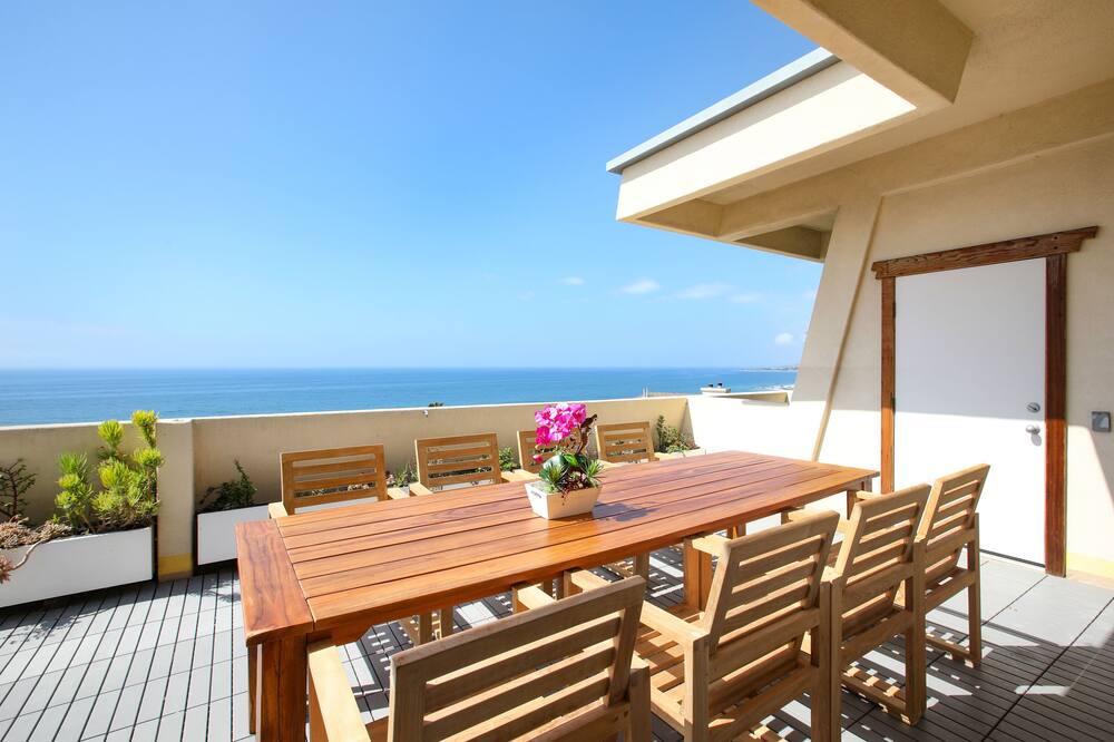 Photo of Patio Balcony in Eastern Malibu