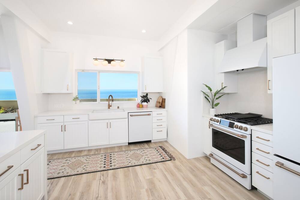 Photo of Kitchen in Eastern Malibu