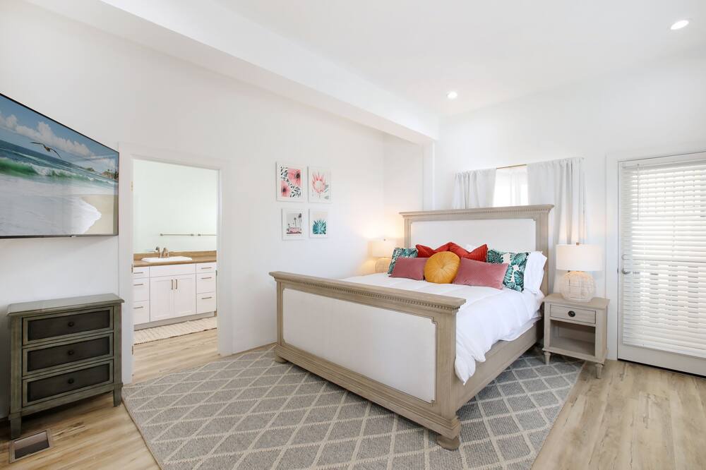 Photo of Bedroom in Eastern Malibu