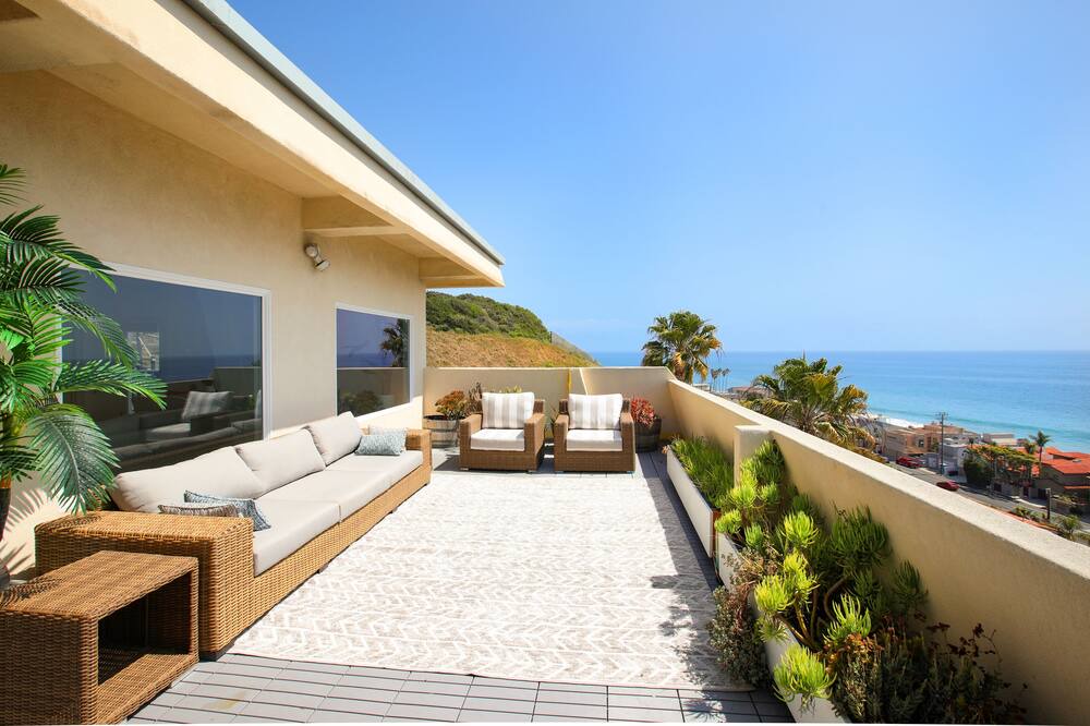 Photo of Patio Balcony in Eastern Malibu