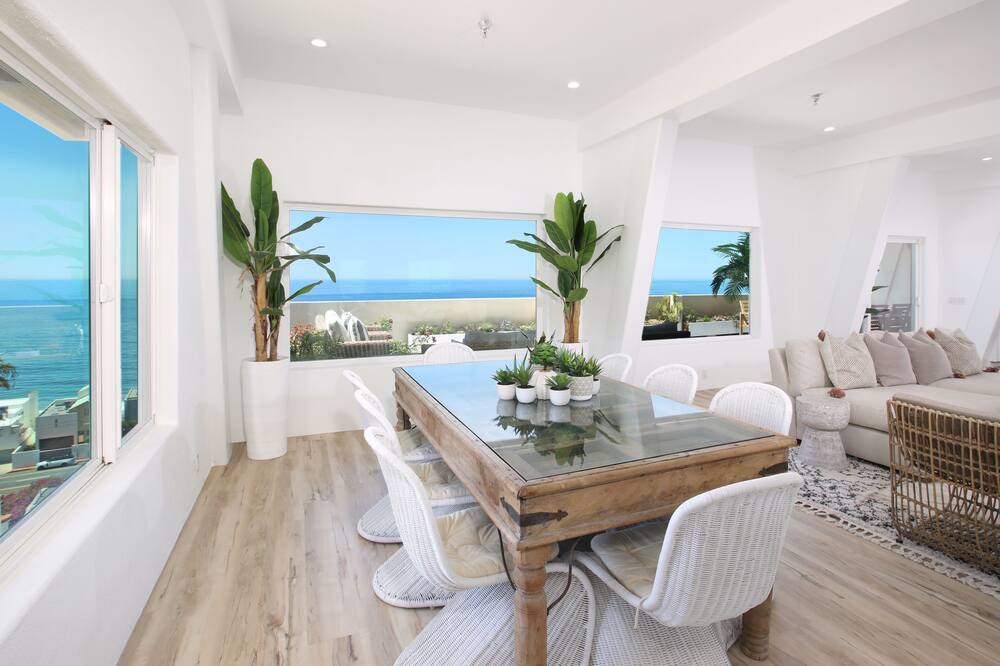 Photo of Bedroom in Eastern Malibu