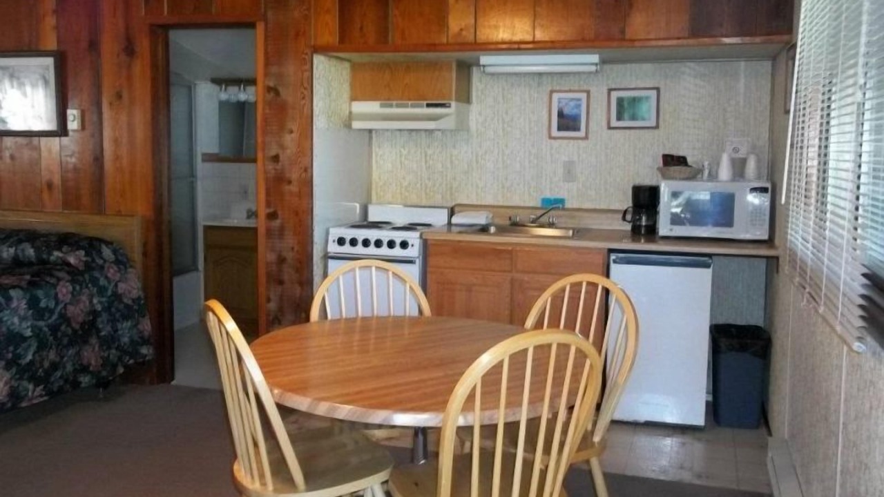 Photo of Livingroom in Quinault