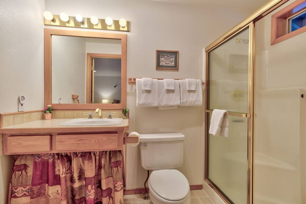 Photo of Bathroom in Sunriver
