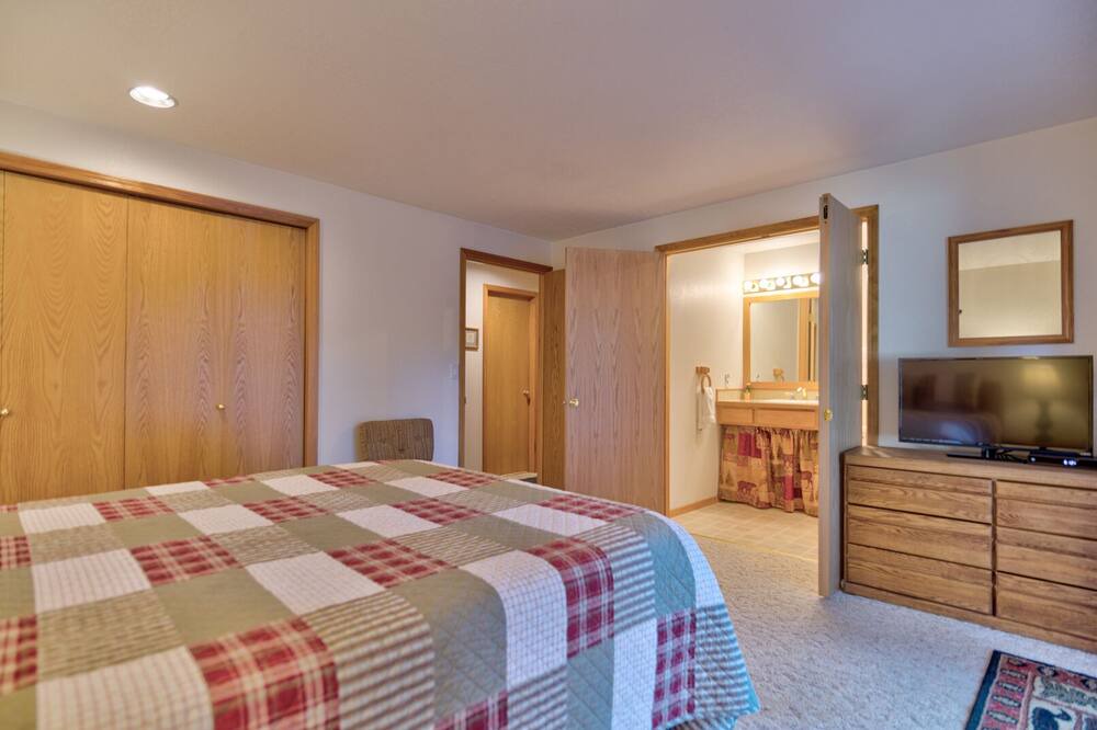 Photo of Bedroom in Sunriver