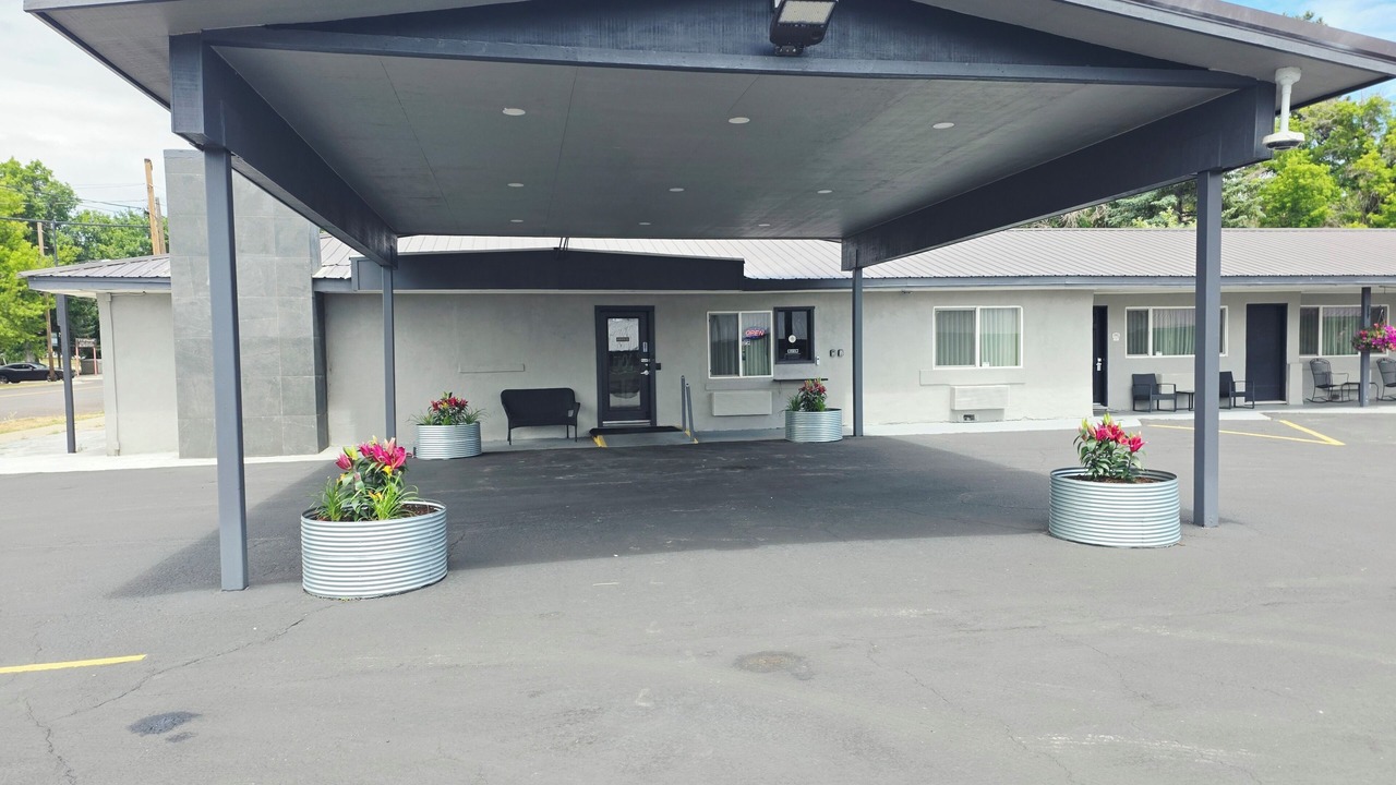 Photo of Outdoor in Lakeview
