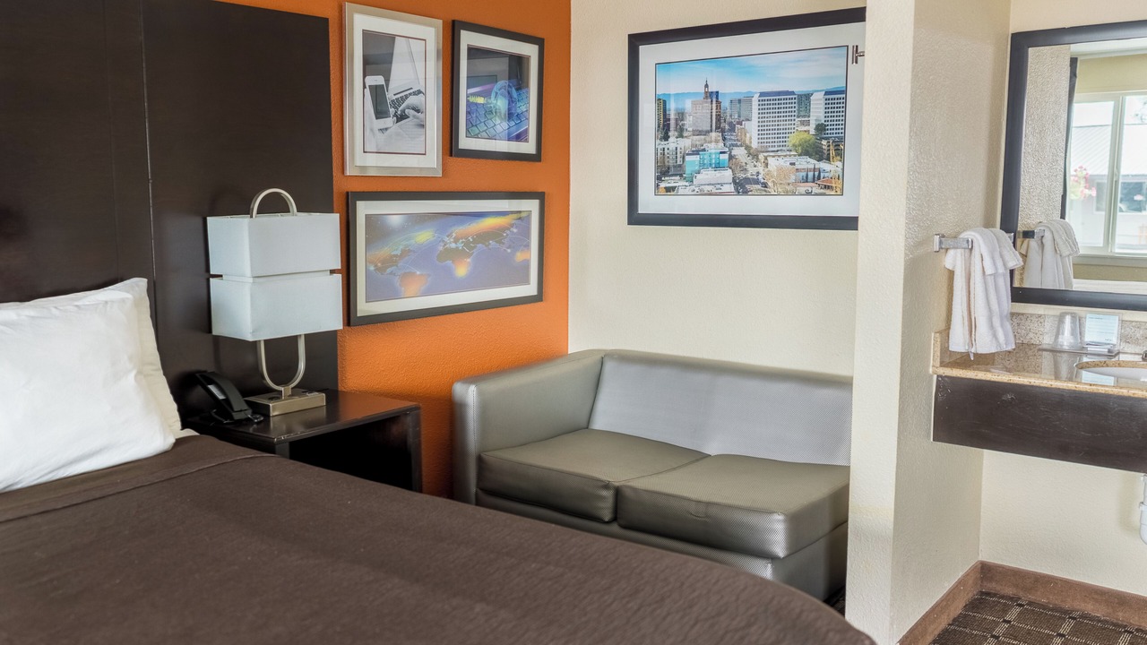 Photo of Bedroom in Lakeview