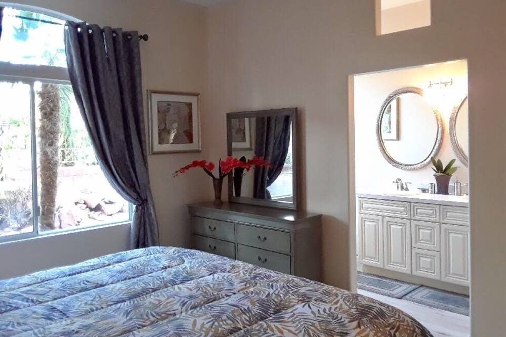 Photo of Bedroom in Summerlin