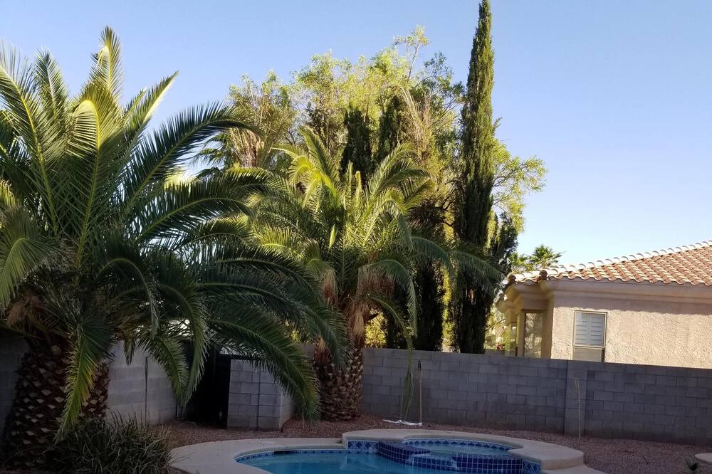 Photo of Others in Rhodes Ranch