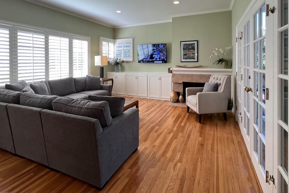 Photo of Bedroom in Studio City