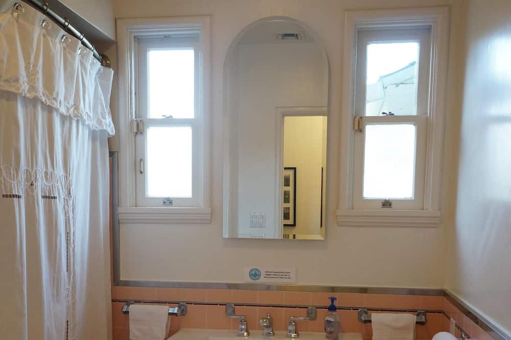 Photo of Bathroom in Studio City