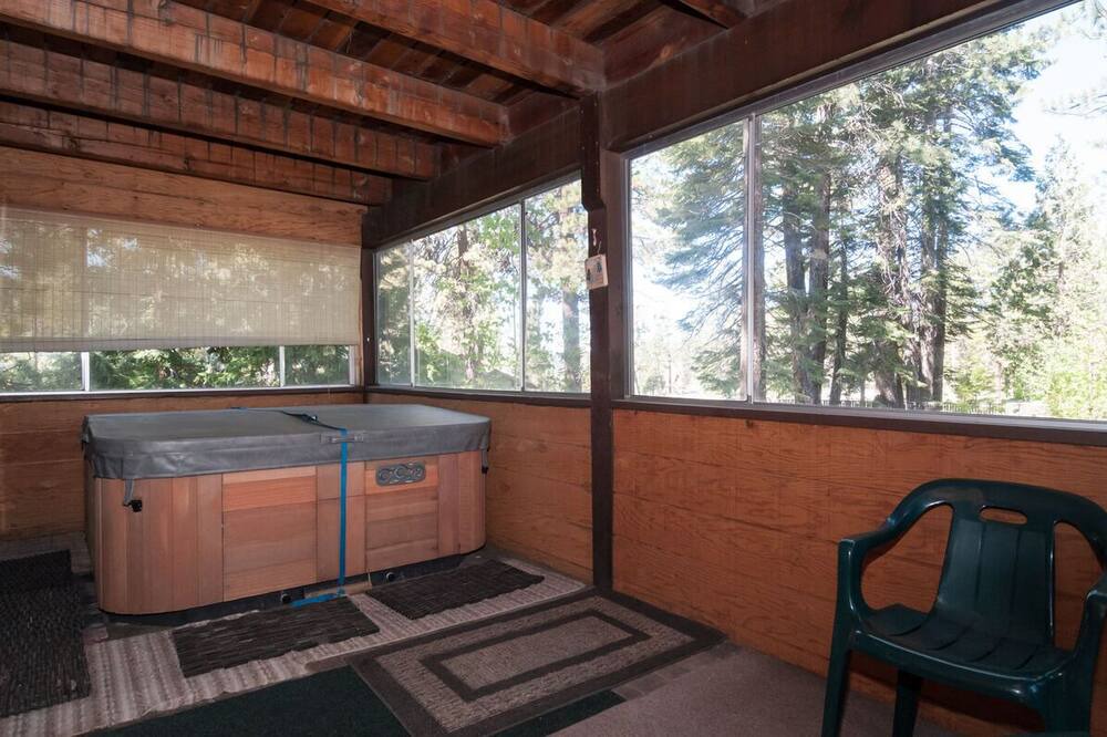 Photo of Bedroom in Lake Forest