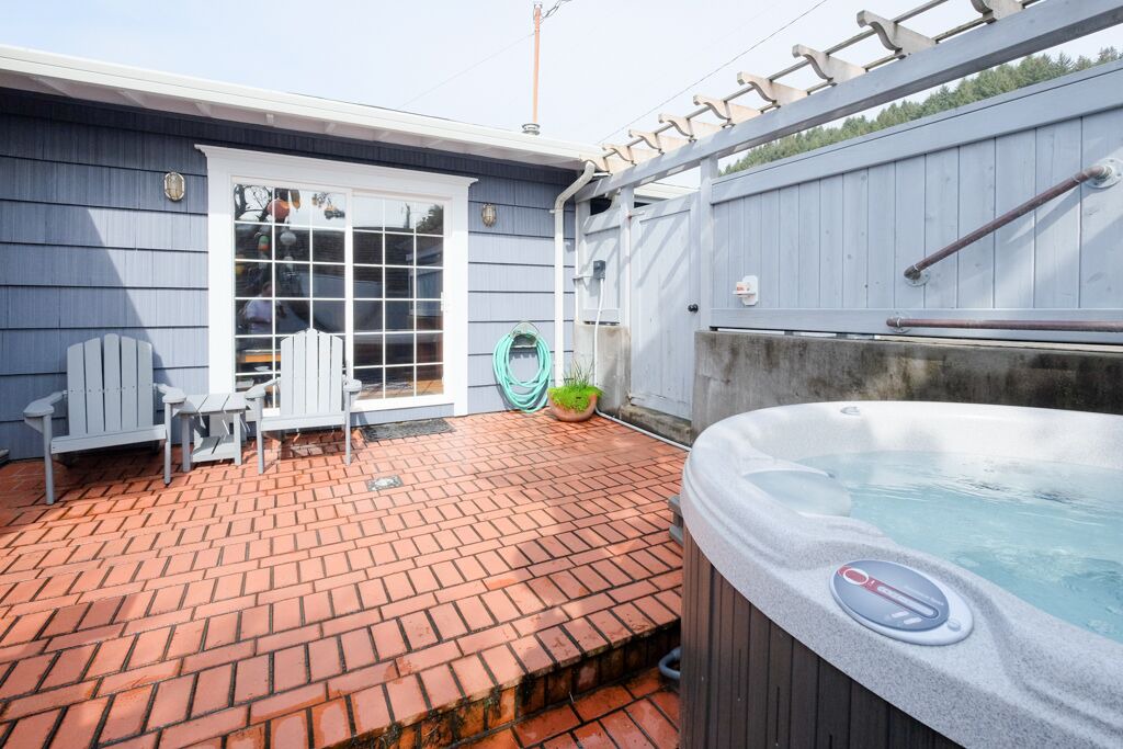 Photo of Outdoor in Roads End