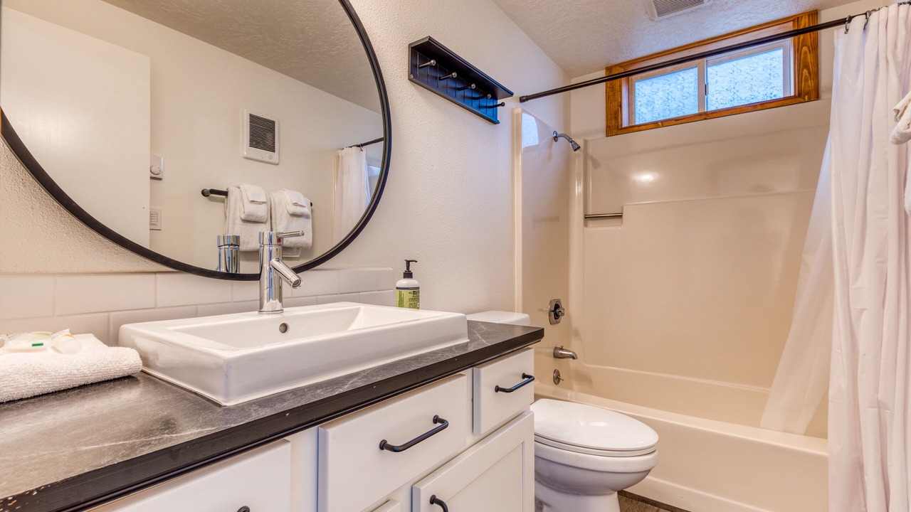 Photo of Bathroom in Edgewater Shores
