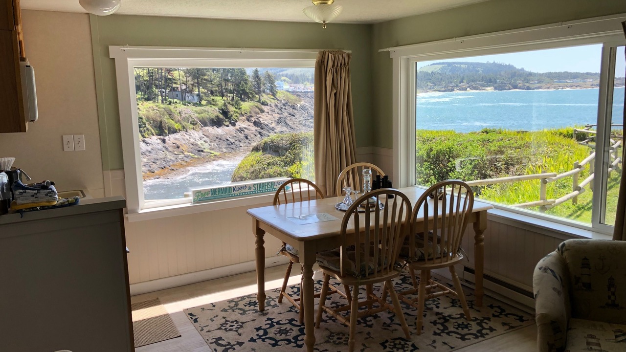 Photo of Kitchen in Depoe Bay