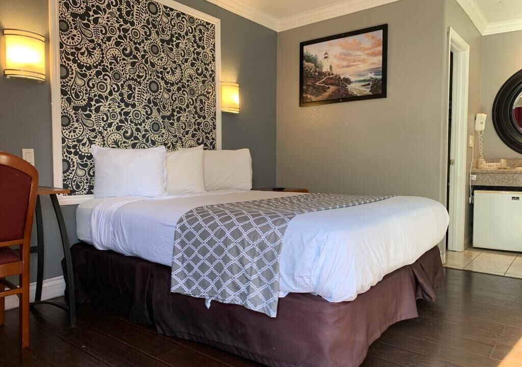 Photo of Bedroom in Bixby Knolls