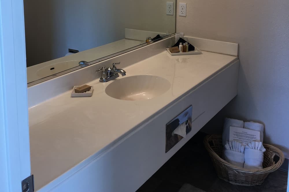Photo of Bathroom in Clearlake Park